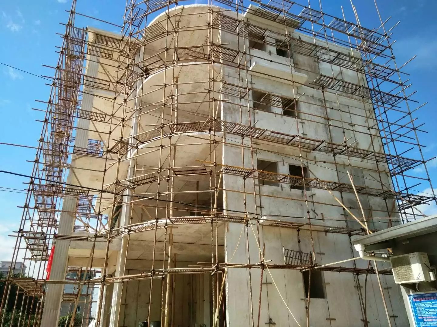 孟津星河绿色环保装配式建材在福建修建的五层别墅建筑